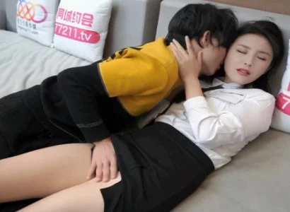 Thư ký của sếp âm thầm chiều sếp vì tiền