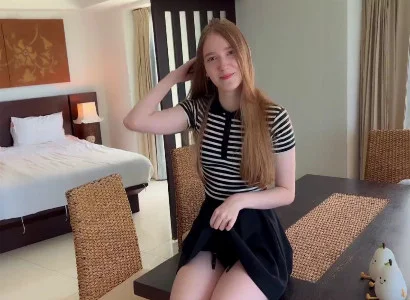 Anh chàng đi du lịch một mình gạ tình cô lễ tân