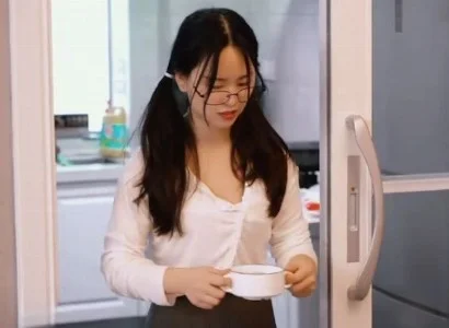Người phụ nữ đã ly hôn bị người phụ nữ đã ly hôn hút